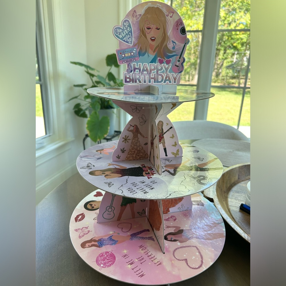 Taylor Swift 3 tier cake stand